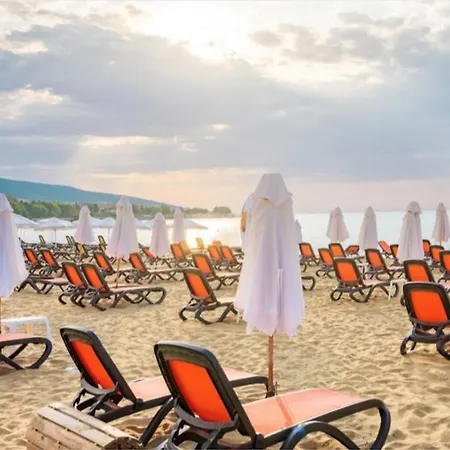 Avalon D202 Private Sunny Daire *