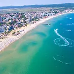 Avalon D202 Private Sunny Apartment *