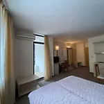 Avalon D202 Private Sunny Apartment